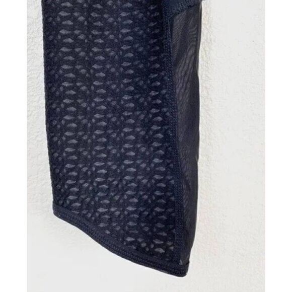 Athleta Black Mesh Lace High Rise Athletic Capri Leggings Size M - Picture 10 of 10